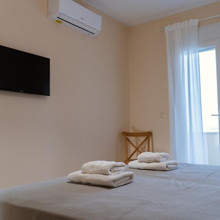 Marine Apartments Venetiko Paralia Agias Foteinis Exterior foto